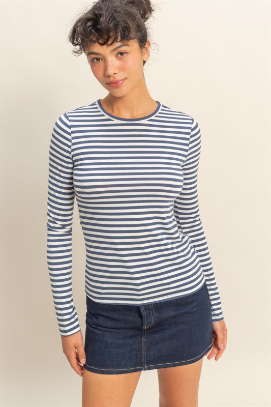 FITTED LONG SLEEVE TOP