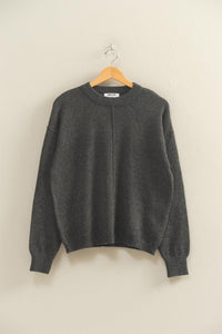 FRONT SEAM CREW NECK SWEATER
