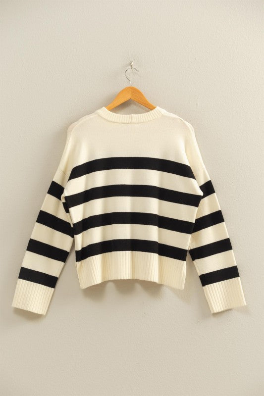 STRIPED CREW NECK SWEATER