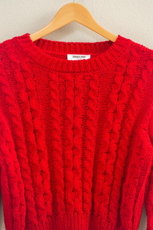 CABLE KNIT SWEATER