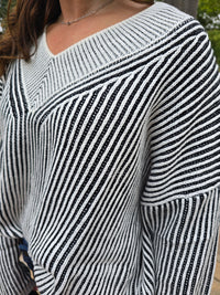 CASUAL STRIPED SWEATER