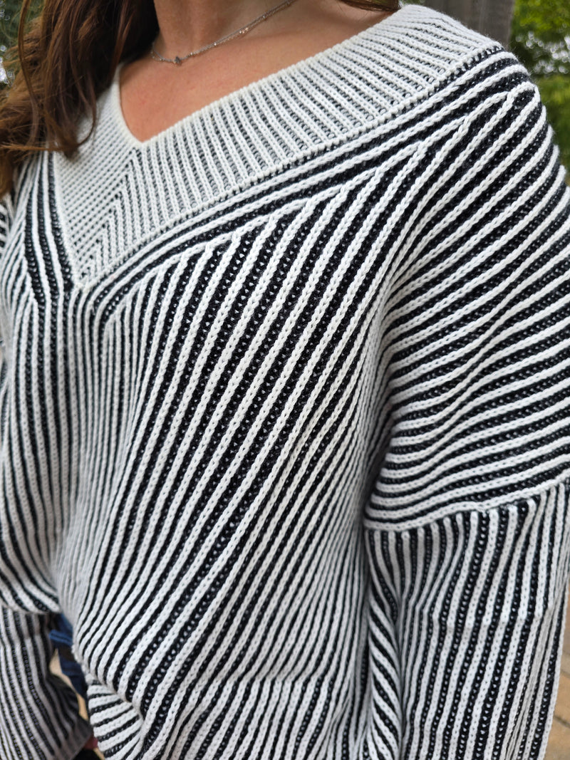 CASUAL STRIPED SWEATER