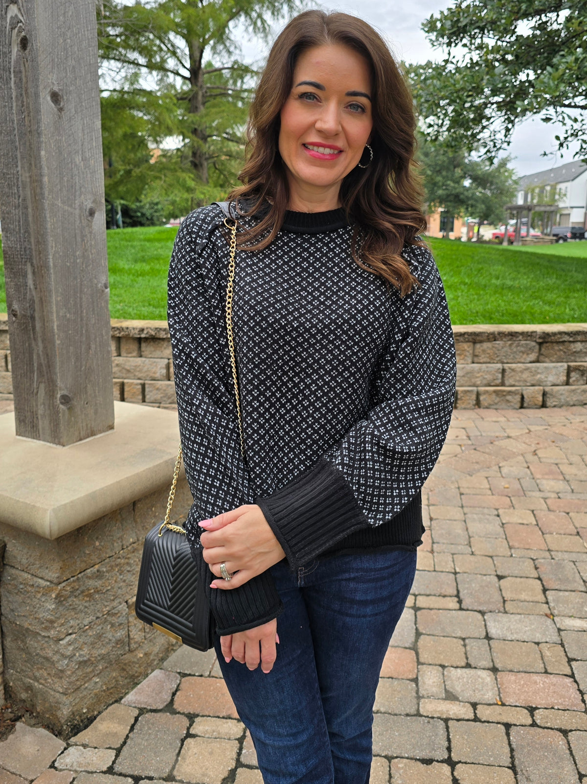 LONG SLEEVE KNIT SWEATER