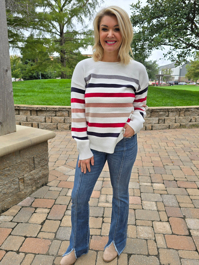 STRIPED CREW NECK SWEATER